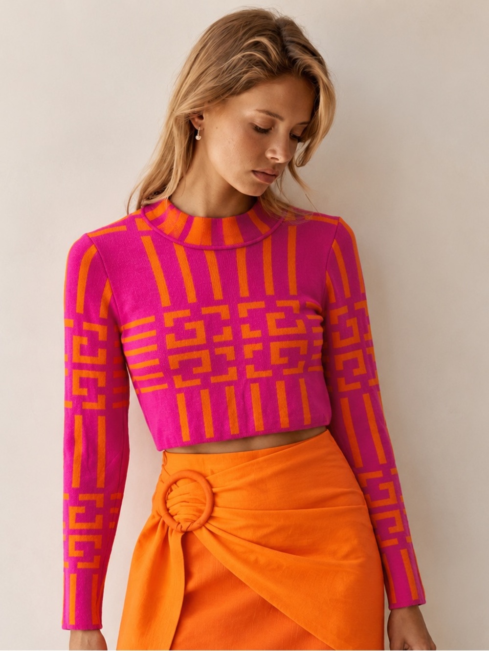 Lizette Collection Geometric Maze Cropped Knit Sweater Pink Orange Size S